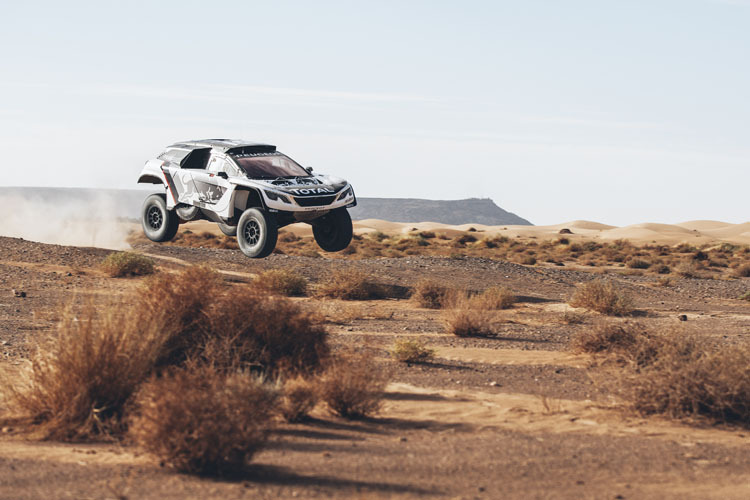 Rallye Dakar, die Zweite: Sébastien Loeb steht mit dem Peugeot 3008 DKR am Start. Und mit den Erfahrungen seiner Premiere im Januar 2016