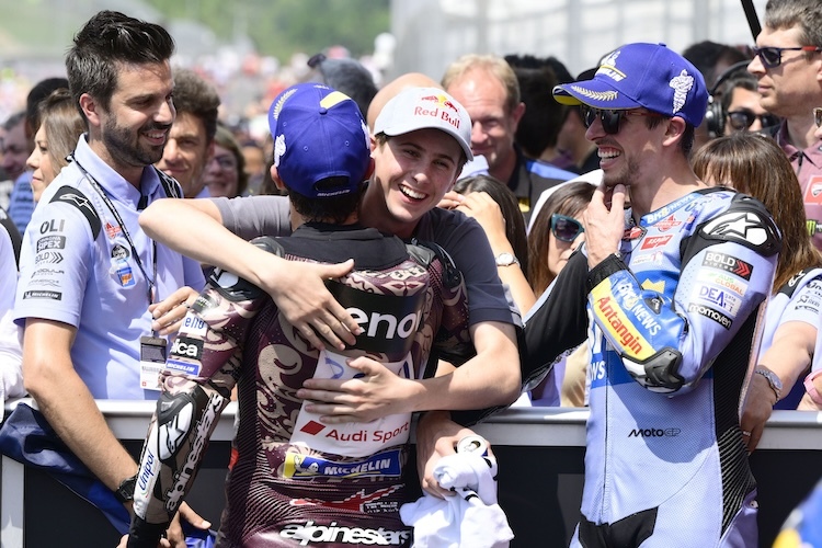 Maximo Quiles gratulierte seinem «Boss» Marc Marquez zum Sieg
