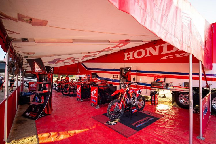 Das Honda-Zelt in Pala