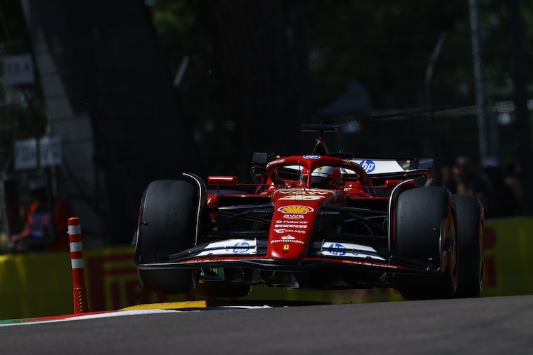 Charles Leclerc drehte im ersten Imola-Training die schnellste Runde