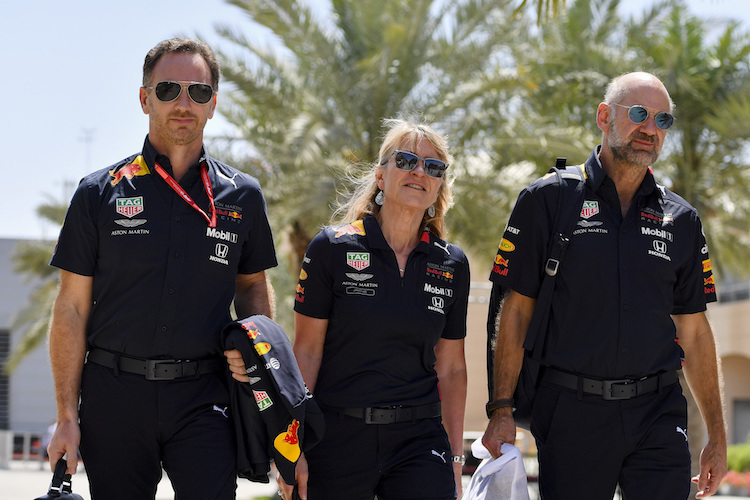 Red Bull Racing-Teamchef Christian Horner, Personalchefin Jayne Poole und Adrian Newey 2019 in Bahrain