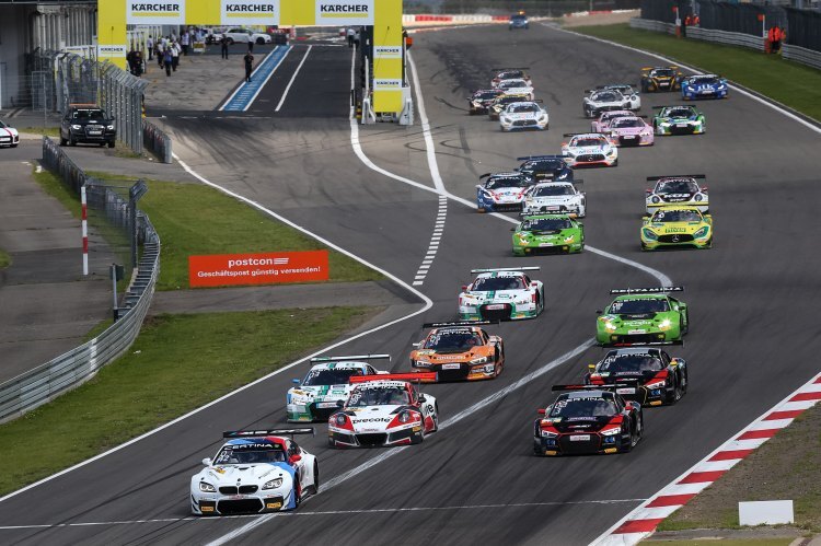 Schon 2017 ging es beim ADAC GT Masters auf dem Nürburgring mächtig zur Sache