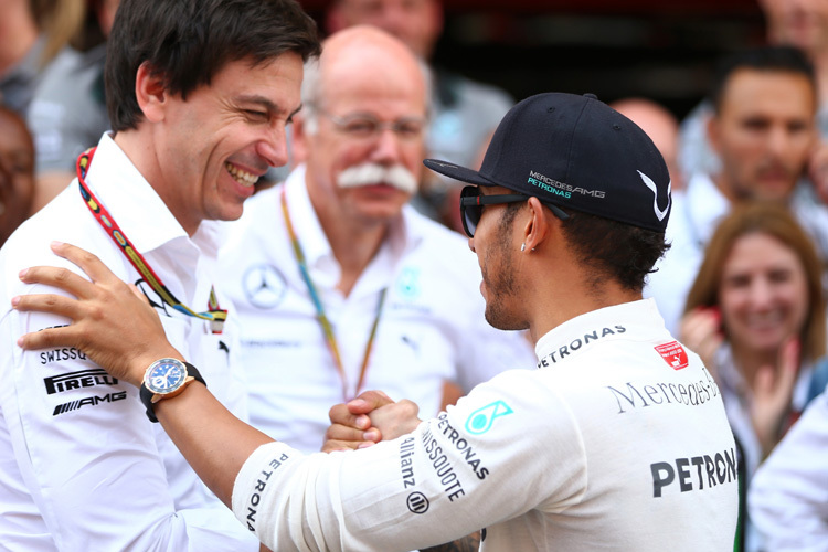Zwei, die sich mögen: Mercedes-Renndirektor Toto Wolff und Lewis Hamilton