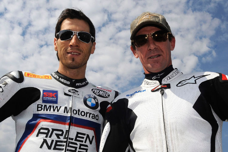 Ruben Xaus und Troy Corser geben Autogrammstunden