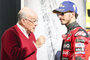 Dorna-Boss Carmelo Ezpeleta (li.) mit dem zweifachen MotoGP-Weltmeister Pecco Bagnaia