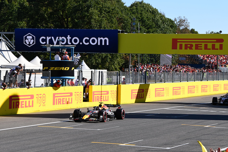 Max Verstappen musste nach der Safety-Car-Phase in Monza nur noch einmal Gas geben, dann kreuzte er die Ziellinie