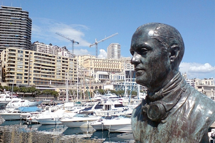 Die Büste von Louis Chiron in Monaco