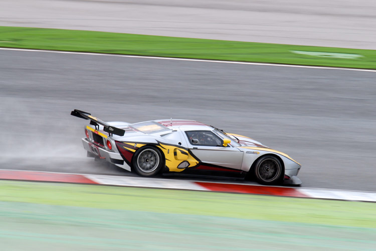 Hennerici unterwegs im Ford GT