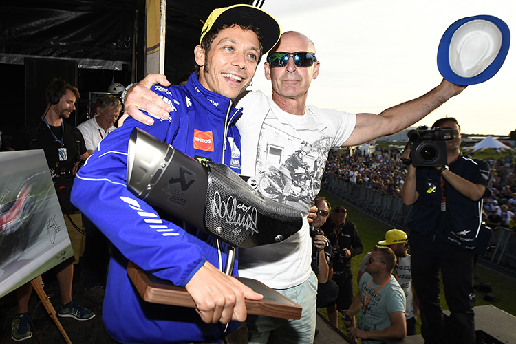 Für viele Fans wertvoll: Ein Bild mit Valentino Rossi