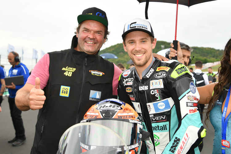 Günther Bauer (li.) bei der Superbike-WM in Most mit Philipp Öttl