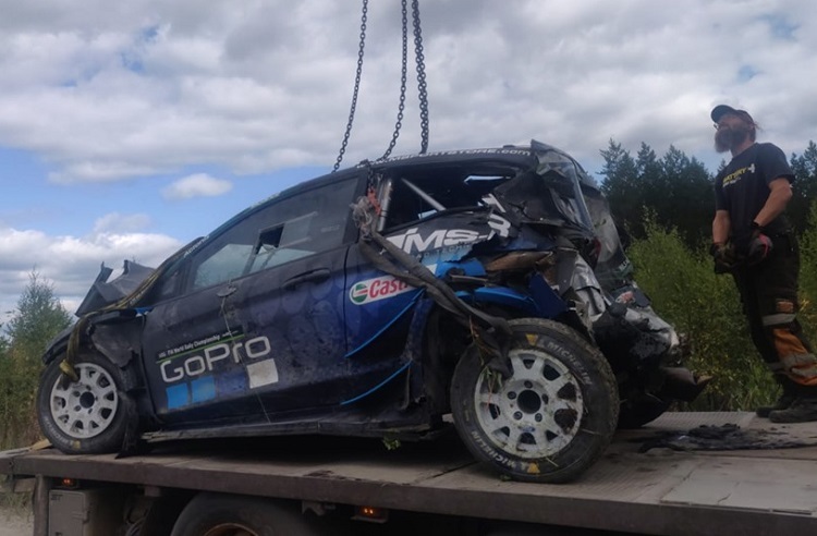 Der zesrörte Ford Fiesta WRC von Hayden Paddon