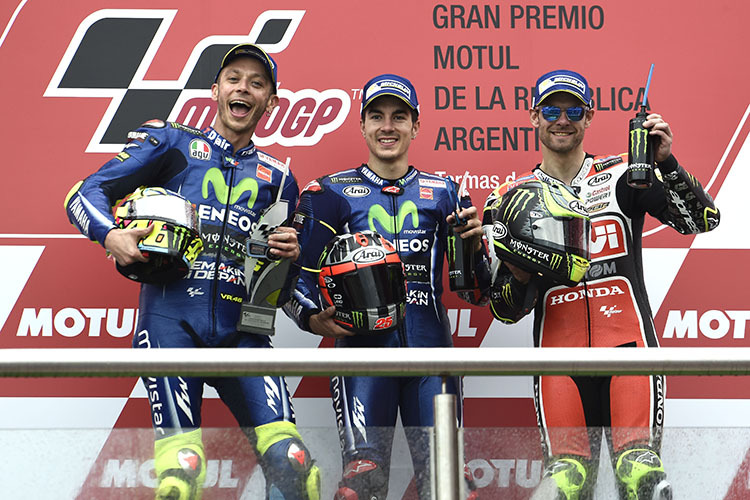 2017 stand Valentino Rossi in Argentinien mit Maverick Viñales und Cal Crutchlow auf dem Podest