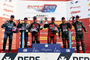 Nur strahelnde Gesichter nach dem Sprintrennen in Assen)
