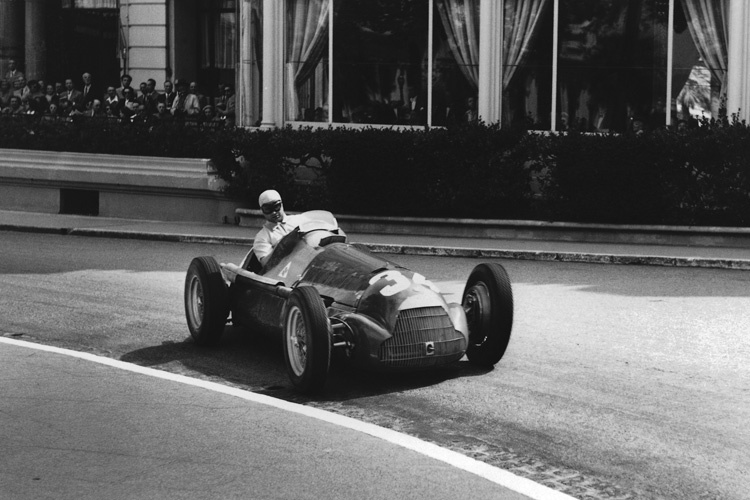 Juan Manuel Fangio ist gemäss der neuesten Studie der beste Rennfahrer aller Zeiten