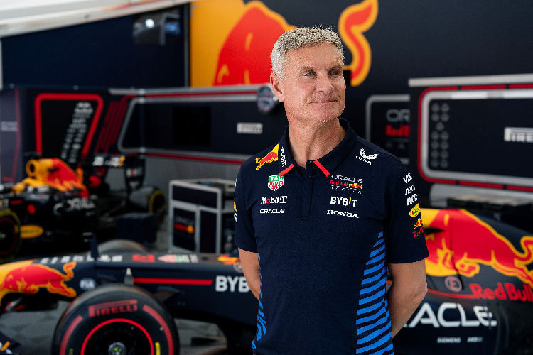 David Coulthard, hier bei einem Red Bull Racing Showrun, ist überzeugt: Die schnellste Rennrunde von Singapur ist ein gewisser Trost für Daniel Ricciardo