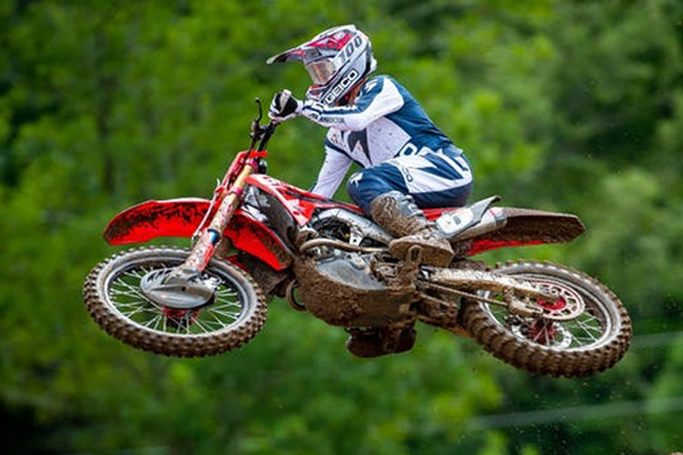 Jeremy Martin gewann die Tageswertung von Loretta Lynn's 2