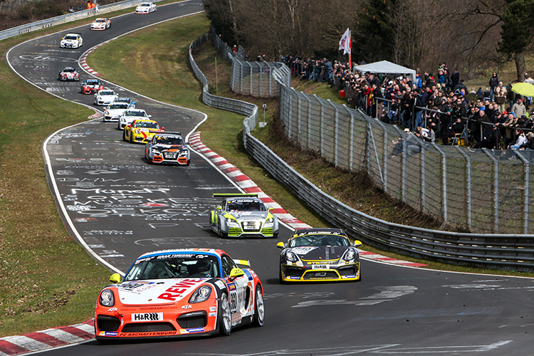 Auch Marc Hennerici und Moritz Oberheim kamen bei ihrem Sieg in der Cayman GT4 Trophy nicht ohne Probleme durch.