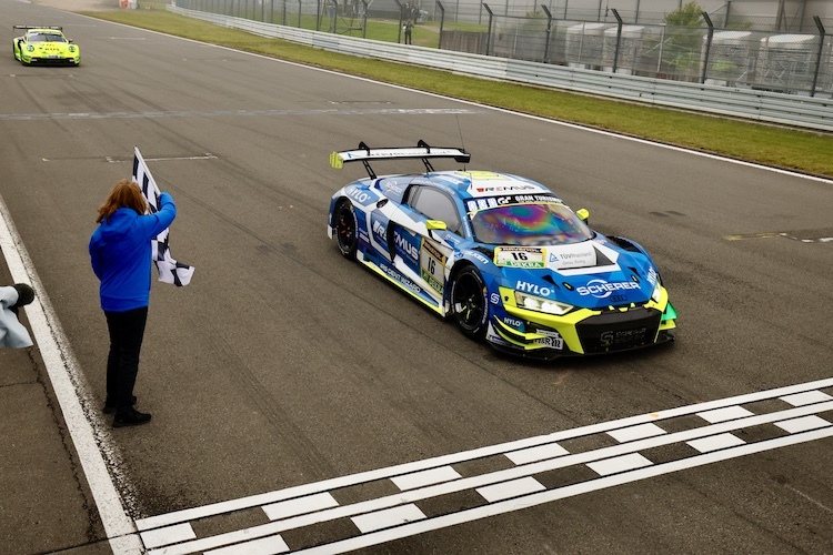 SCHERER SPORT PHX ist nun offiziell Sieger des 24h-Rennens auf dem Nürburgring