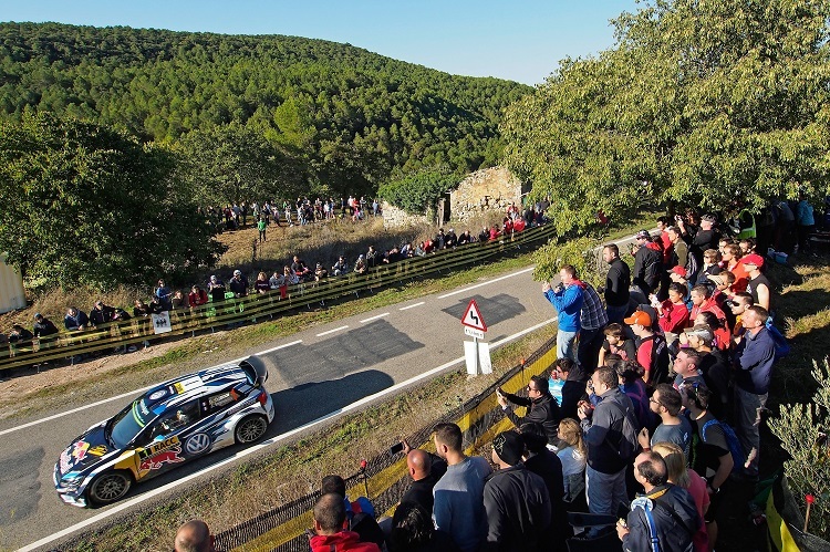 Sébastien Ogier rast Richtung vierten Titel