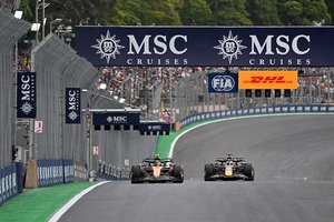 Verstappen verfolgt Norris – hier im Bild in Brasilien, aber auch in der WM)