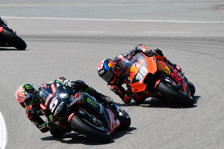 Johann Zarco vor Bradley Smith