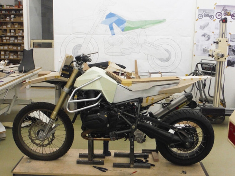 Der Clay-Modellbau und die Prototypenrealisierung erfolgten bei Touratech-Tochter TT-3D in Murnau