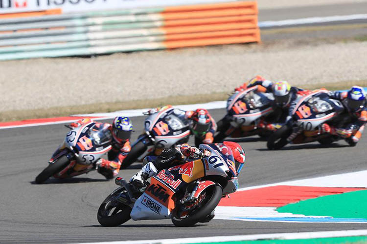 Jetzt für den Red Bull Rookies Cup bewerben!