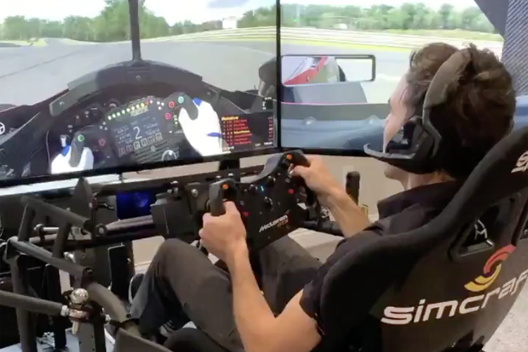 Robert Wickens in seinem Simulator