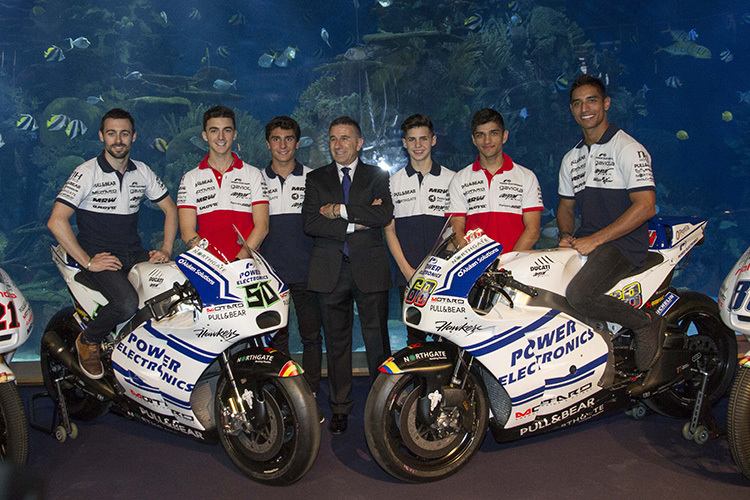 Jorge Martinez (Mitte) mit seinen WM-Piloten: MotoGP (Laverty und Hernandez), Moto3 (Bagnaia und Martin), Junioren-WM (Polanco und Arenas)