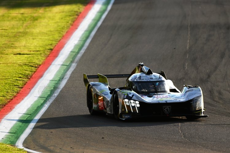 Der Peugeot 9X8 hat in Imola erstmals einen Heckflügel