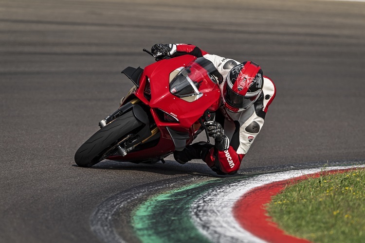 Aus der Dudati Panigale V4 rausholen, was drin ist: In sieben Videos wird das richtige Vorgehen erklärt