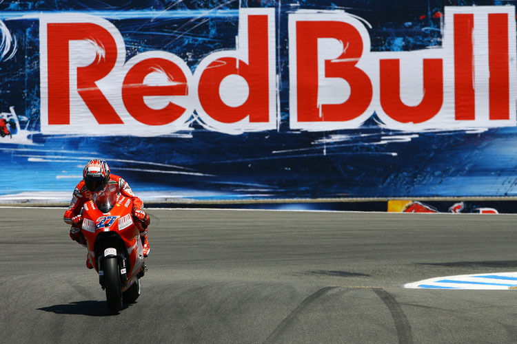 Vielleicht würde Casey Stoner ein Schluck Red Bull gut tun.