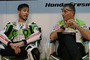 Alvaro Bautista mit Crew-Chief Antonio Jimenez