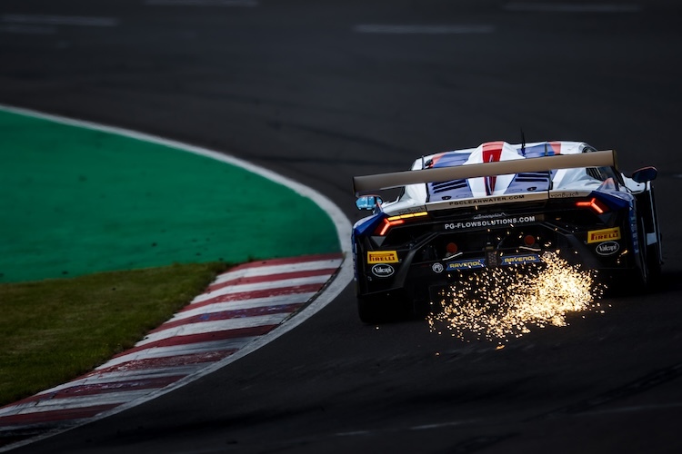 Mit zwei Lamborghini möchte der Engstler-Rennstall im ADAC GT Masters für ein Feuerwerk sorgen