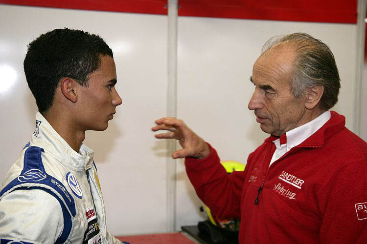 Sieger Pascal Wehrlein mit Teamchef Peter Mücke