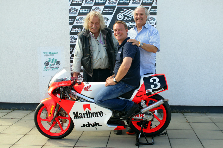 Günther Zwafink, Ralf Waldmann auf der Honda 125 ccm von 1992 und Franz Rau (v.l.)