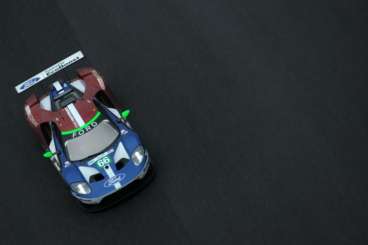 Pole-Position in der GTE-Klasse für den Ford GT von Stefan Mücke und Olivier Pla