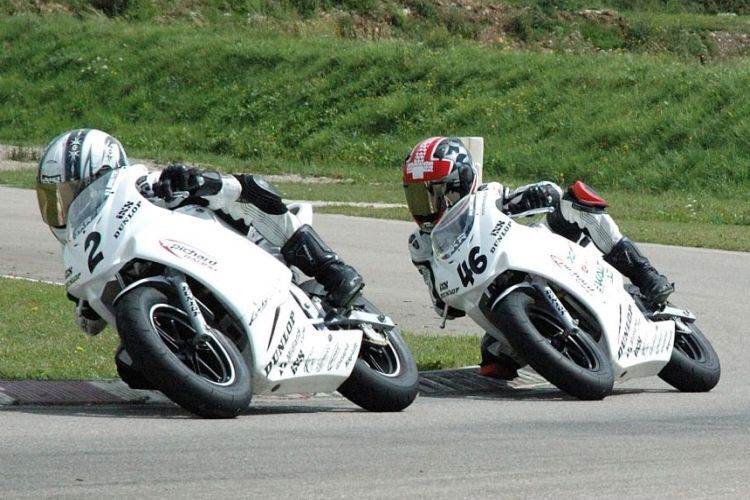 Adrian Pittet (#2) und Marcel Brenner (#46).