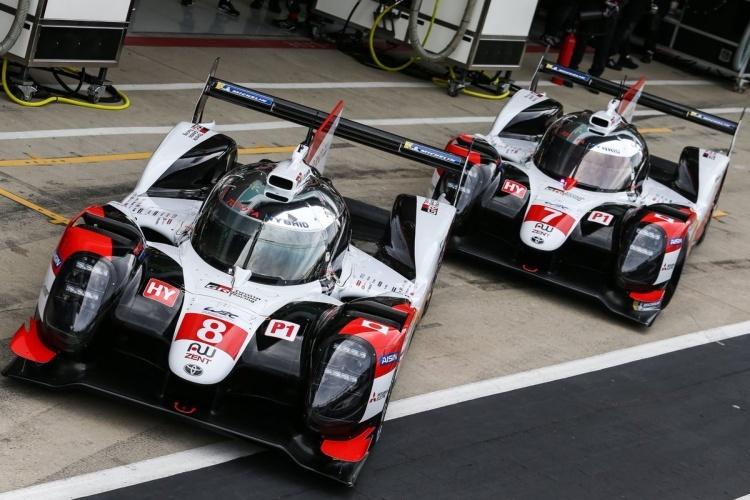 Die beiden Toyota TS050 Hybrid bestimmen derzeit das Geschehen bei der FIA WEC in Silverstone