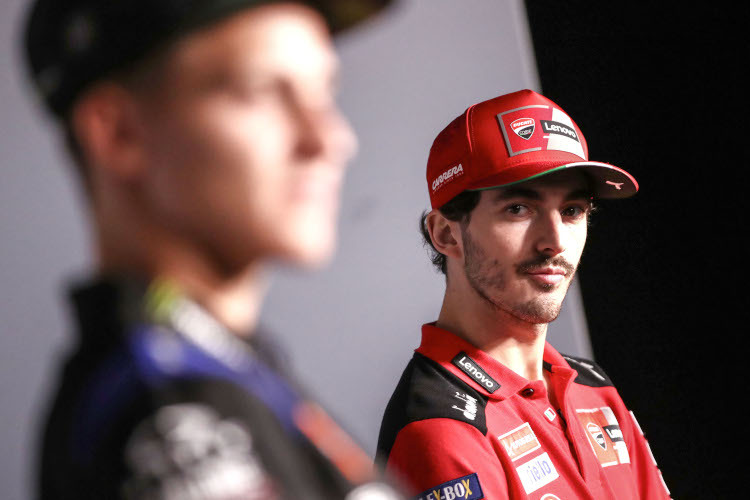 Pecco Bagnaia (links Fabio Quartararo)