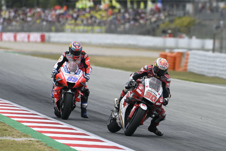 Takaaki Nakagami (30) vor Jorge Martin (89)