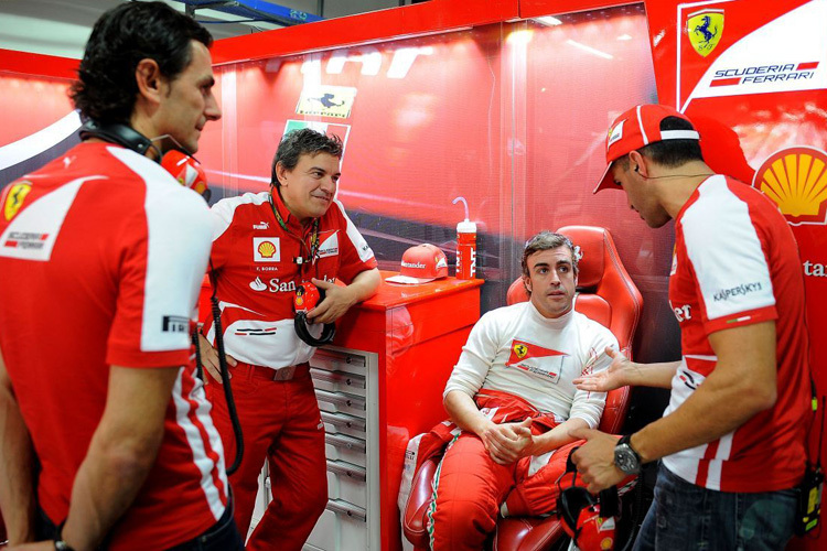 Die Spanier bei Ferrari: De la Rosa, Alonsos Physio, Alonso, Gené