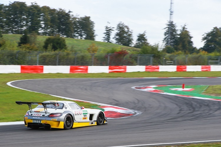 Startet beim ADAC GT Masters in der Eifel - Der Mercedes von ROWE Racing