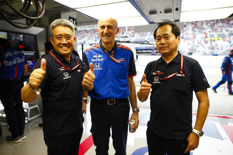 Franz Tost mit Honda-Rennchef Masashi Yamamoto (links) und F1-Projektleiter Toyoharu Tanabe