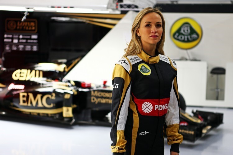 Carmen Jorda als Lotus-Fahrerin