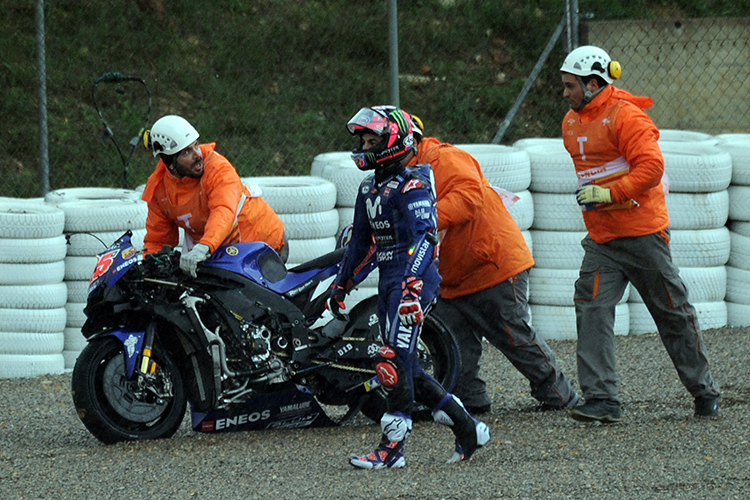 Maverick Vinales stürzte auf Platz 4 liegend