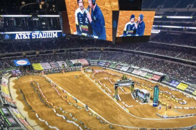 Im AT&T Stadium von Arlington (Texas) findet in der Nacht zum Sonntag der 8. Lauf der US Supercrossmeisterschaften statt