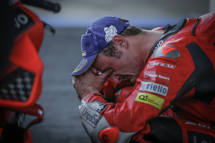 Große Emotionen im Parc Fermé von Jerez: Jack Miller