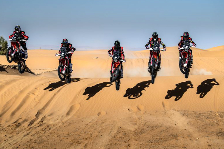 Das Honda-Werksteam bereitet sich auf die Dakar vor