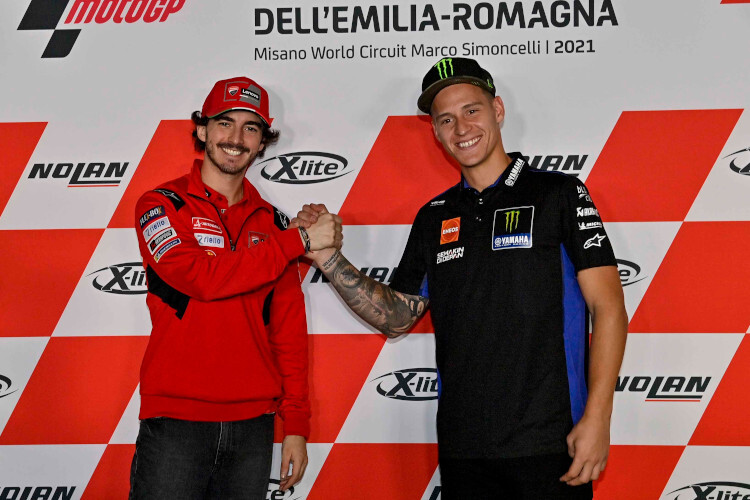 Misano: Pecco Bagnaia und Fabio Quartararo trafen schon in der Pressekonferenz aufeinander